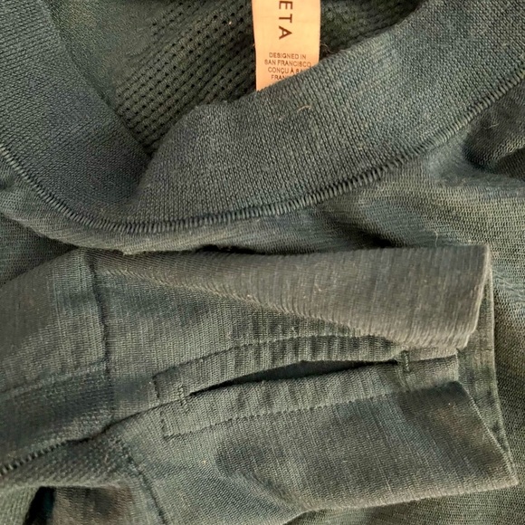 Set of Women’s Blue and Teal Active Long Sleeve Shirts - Picture 4 of 4